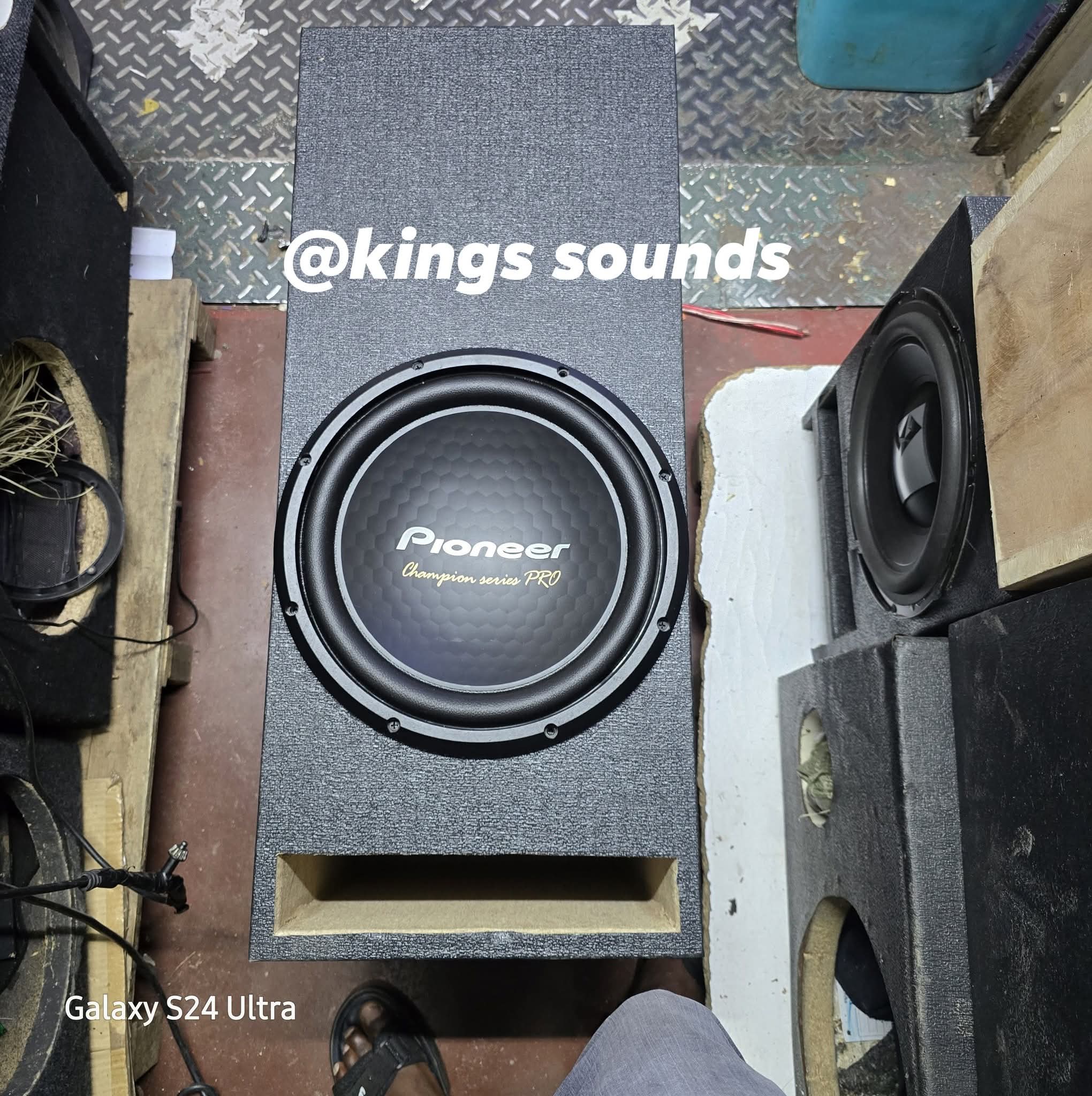 Pioneer 2400watts 3004d4