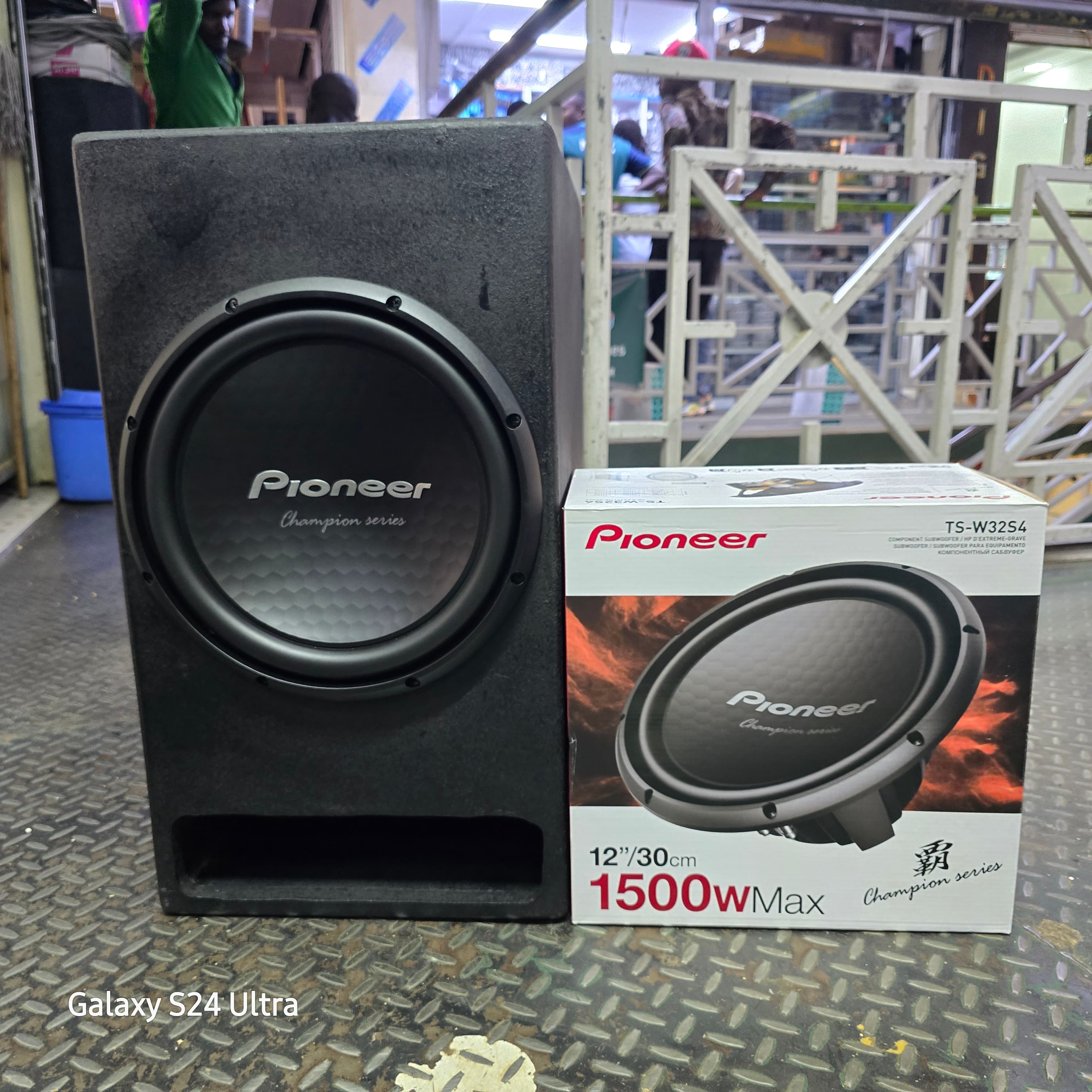 Pioneer 32s4 1500watts