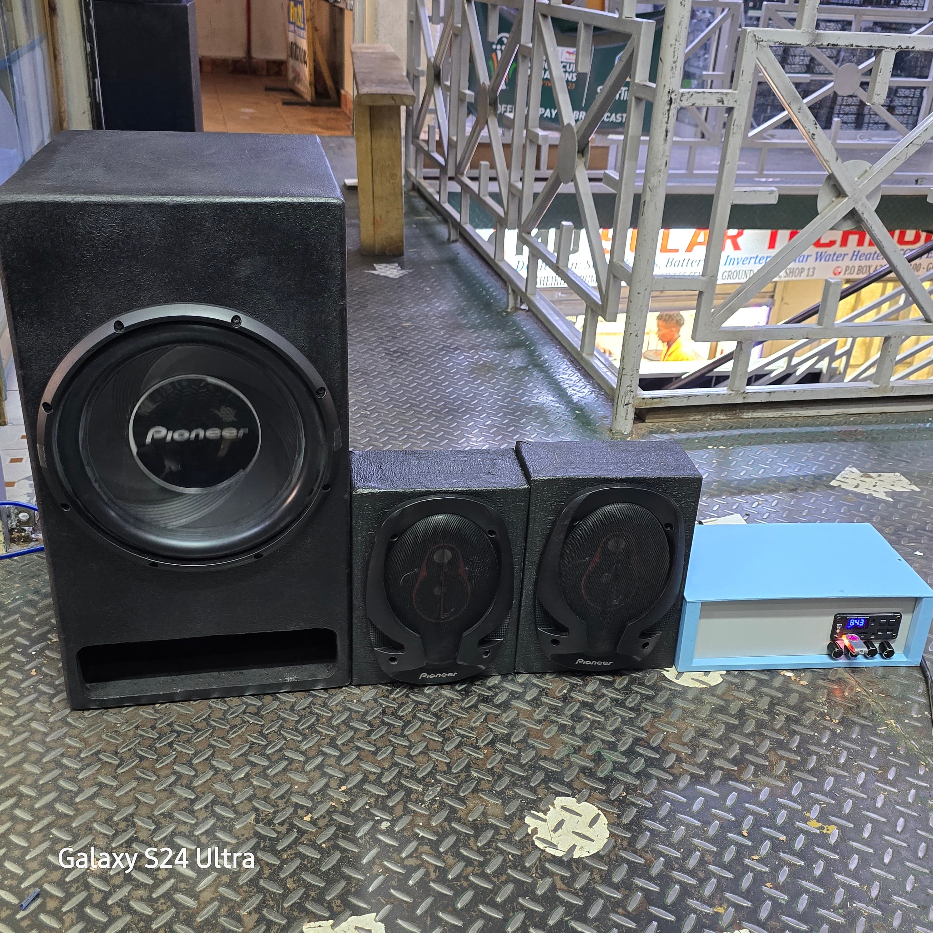 Pioneer 1400watts home unit
