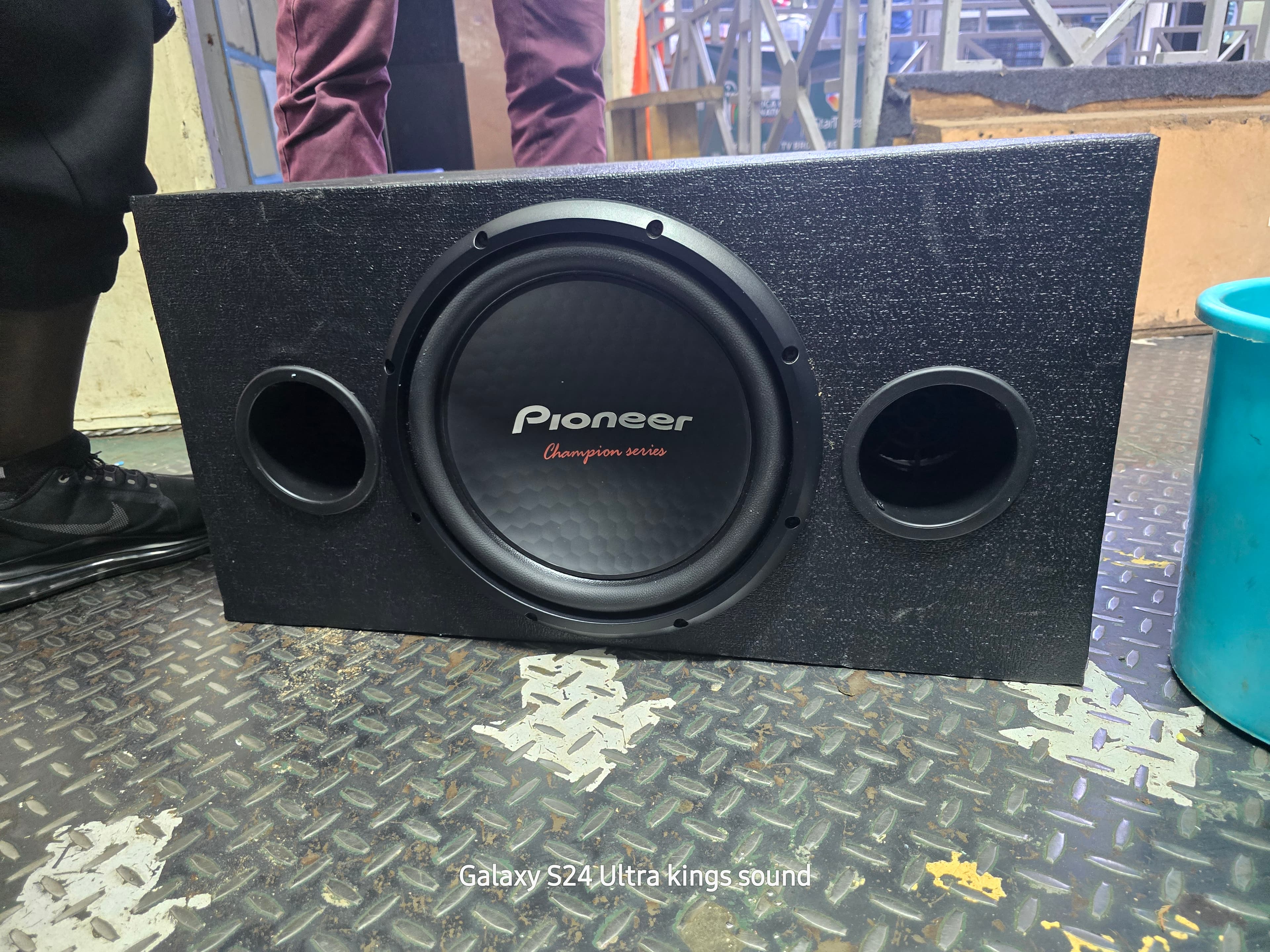 Pioneer bass speaker double coiled 312d4.